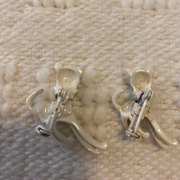 ⚫️ 2 Very Cute kitty cat pins bobble heads green eyes - Picture 4 of 5